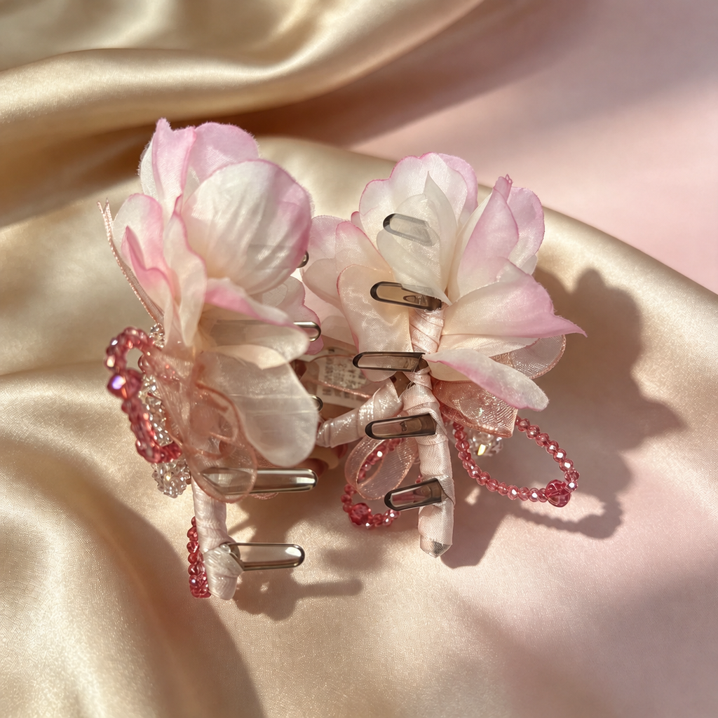 Handmade pink floral hair claw clip, detail view 3